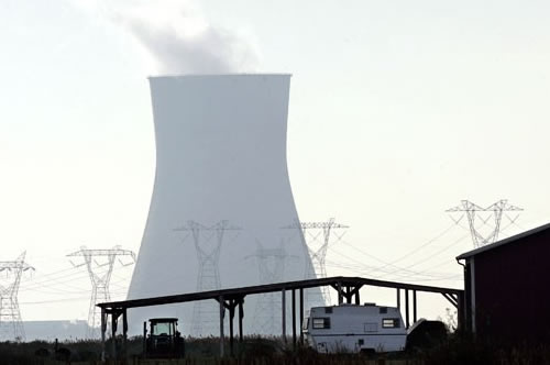 Las plantas nucleares se encuentran supervisadas por inspectores que cuentan con teléfonos satelitales.