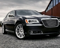 Con la transmisión de 8 velocidades del Chrysler 300C V6, se logra una mejor economía de combustible.