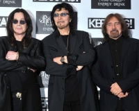 Antes de la salida del disco, el grupo actuará en Nueva Zelanda, Australia y Japón, se señala en la web