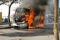 Los vecinos bloquearon la avenida del Trabajo y exigieron la presencia de autoridades para exigir justicia.