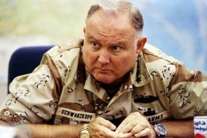 El ex presidente George Hebert Walker Bush elogió el sentido patriótico del general estadounidense Norman Schwarzkopf, héroe del Golfo fallecido ayer.